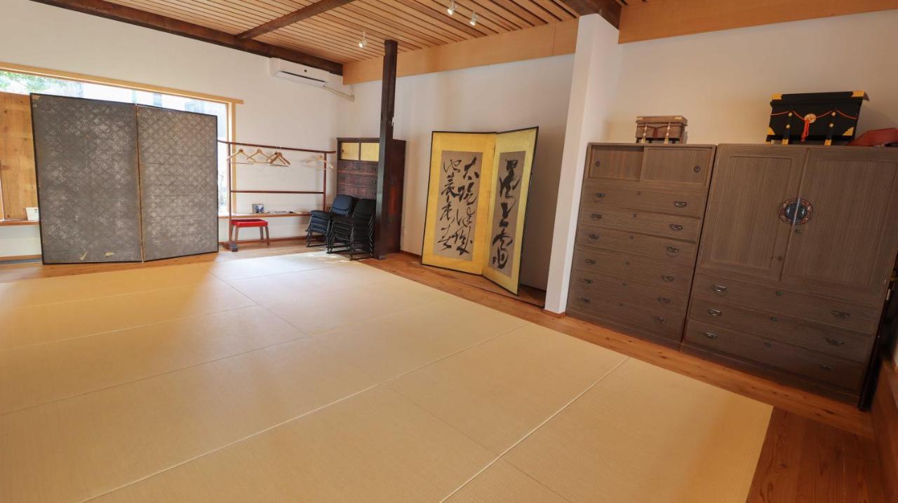 旧邸稽古場 Hotell Tokyo prefektur Exteriör bild